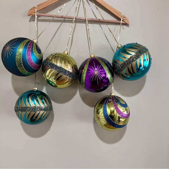 6 CELEBRATE IT ORNAMENTS - Picture 5 of 17